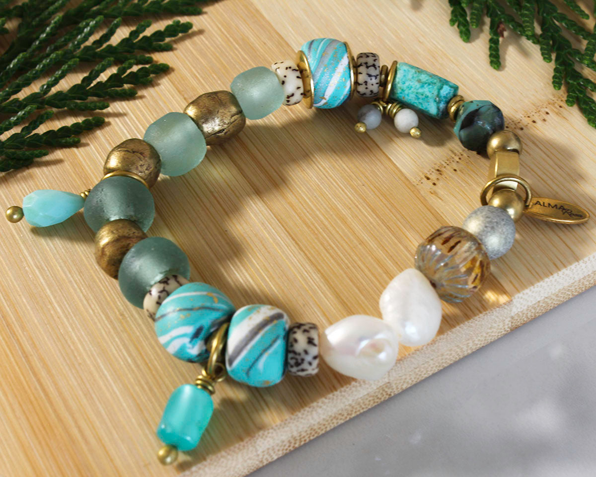BOHO STRETCH BRACELET WITH RECYCLED GLASS BEADS - AQUA