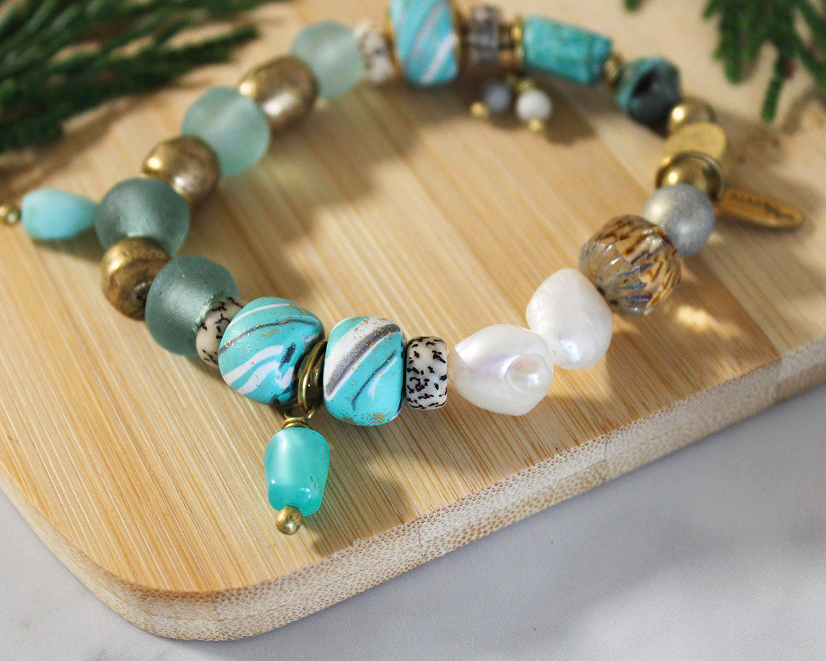 BOHO STRETCH BRACELET WITH RECYCLED GLASS BEADS - AQUA