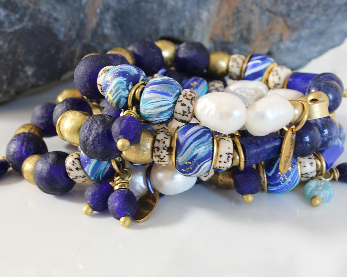 BOHO STRETCH BRACELET WITH RECYCLED GLASS BEADS - BLUE