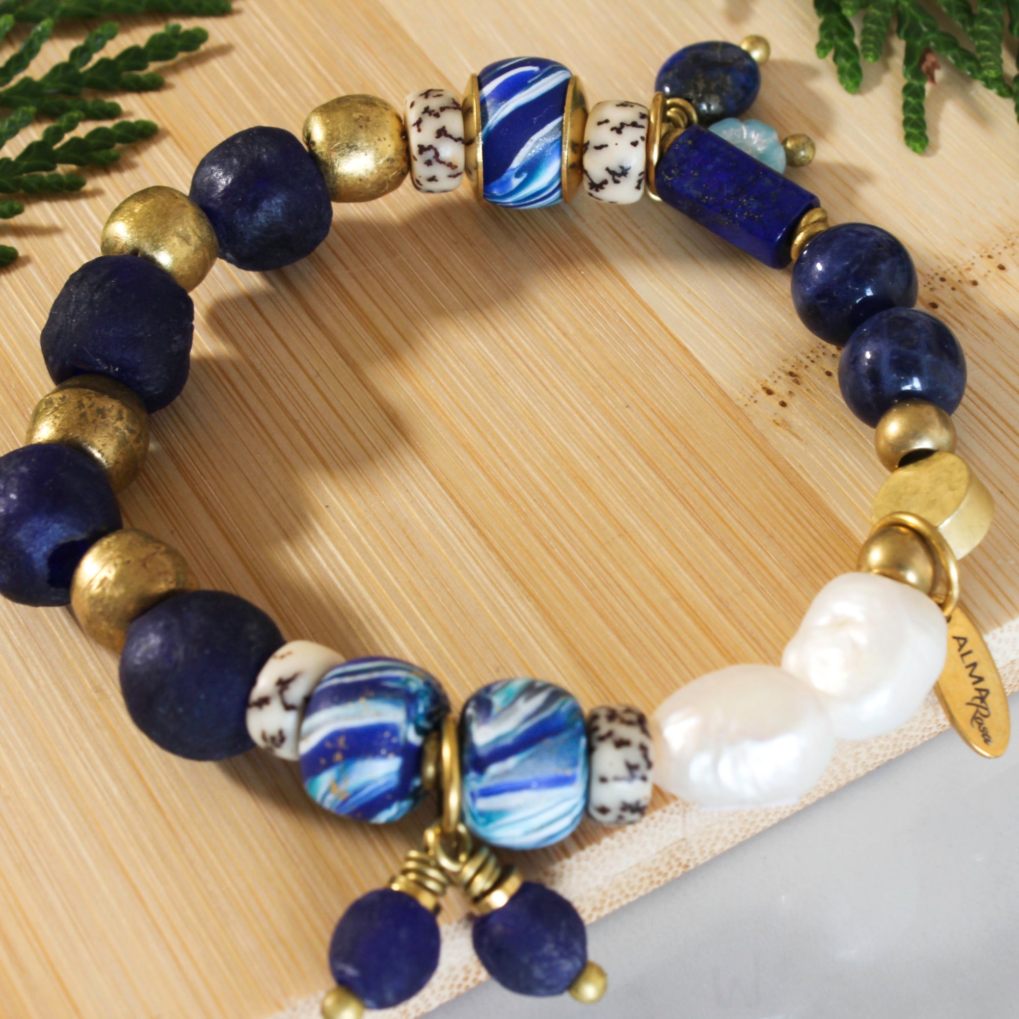 BOHO STRETCH BRACELET WITH RECYCLED GLASS BEADS - BLUE