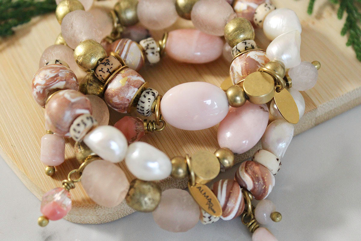 BOHO STRETCH BRACELET WITH RECYCLED GLASS BEADS - PINK