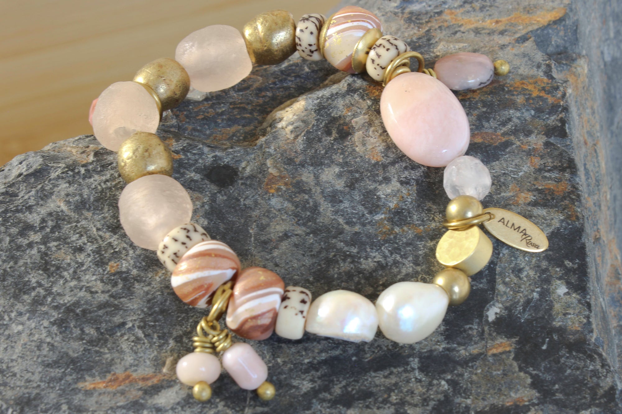 BOHO STRETCH BRACELET WITH RECYCLED GLASS BEADS - PINK