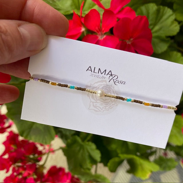 Friendship Bracelet with PEARL and Delica beads, adjustable, dainty beaded bracelets (Copy)